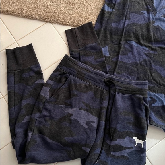 Vs pink Sherpa lined campus pullover skinny joggers short sleeve tee Camo 2018 - Picture 7 of 13